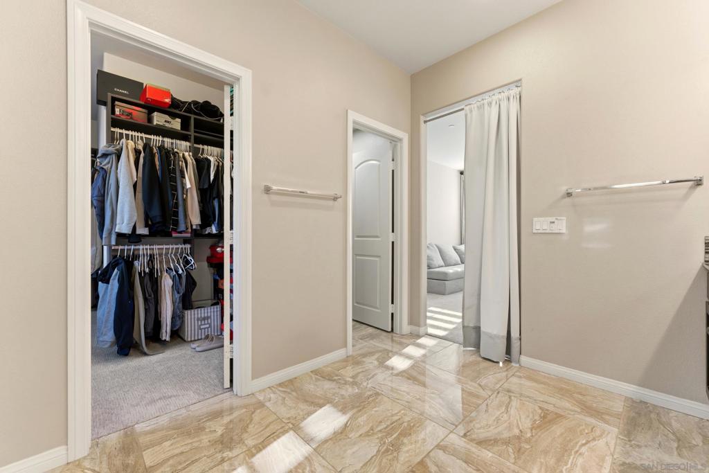 MLS #250045028SD image #21