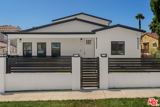 4516 W 63rd Street, Los Angeles CA: https://media.crmls.org/mediaz/2d045518-0cd6-4c42-864a-494828b25bce.jpg