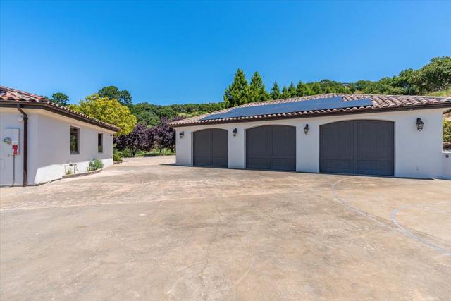 25926 Puerta Del Cajon, Monterey CA: https://media.crmls.org/mediaz/2d04ffa6-c241-4ba9-b960-e0cfec5afb15.jpg