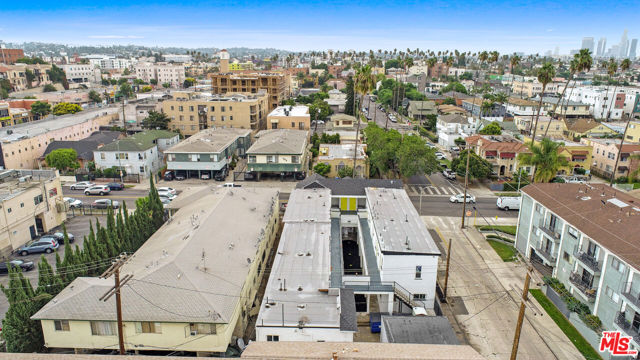 201 N Normandie Avenue, Los Angeles CA: https://media.crmls.org/mediaz/2d055397-bb87-4e87-a4fa-17d7fda0c513.jpg