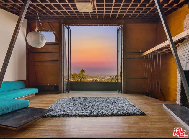 8663 Nash Drive, Los Angeles CA: https://media.crmls.org/mediaz/2d0553f8-df35-4f0f-9d15-b314d6bd4423.jpg