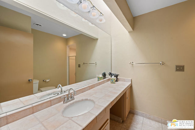 1859 Sandcliff Road, Palm Springs CA: https://media.crmls.org/mediaz/2d056f16-60dc-468d-8416-cc95049fda4d.jpg