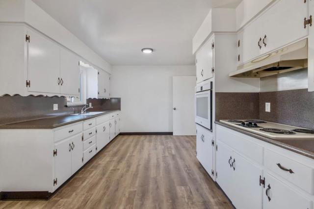 384 E Gail Avenue, Tulare CA: https://media.crmls.org/mediaz/2d05b3f2-4455-4406-8ee2-76965b10bff3.jpg