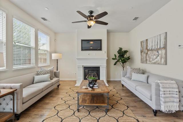 130 Lusitano Way, Gilroy CA: https://media.crmls.org/mediaz/2d0681af-3020-48ec-bdb9-3a450633cb28.jpg