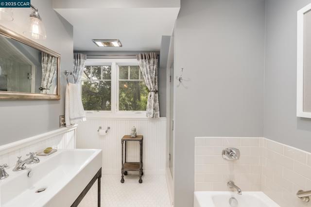 120 El Centro, Diablo CA: https://media.crmls.org/mediaz/2d07314f-0960-4e0c-aa0b-9759111f1a02.jpg