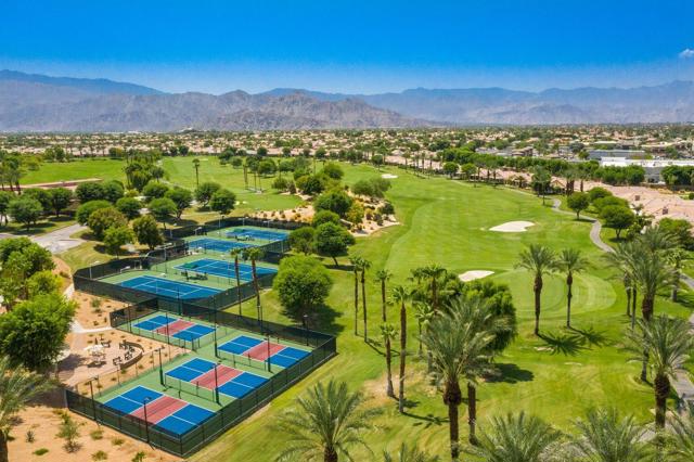 80435 Muirfield Drive, Indio CA: https://media.crmls.org/mediaz/2d073f3e-4684-4059-8ea7-66ac45a9d3ce.jpg