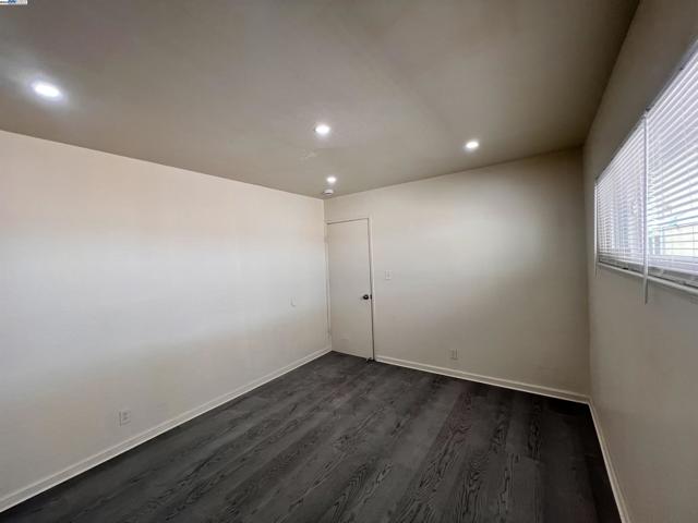 2119 94Th Ave, Oakland CA: https://media.crmls.org/mediaz/2d074470-2765-4135-9ff9-5ff857963355.jpg