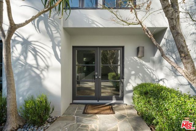 3055 Nichols Canyon Road, Los Angeles CA: https://media.crmls.org/mediaz/2d0789ba-1df1-4f0b-8c71-c4961a777097.jpg
