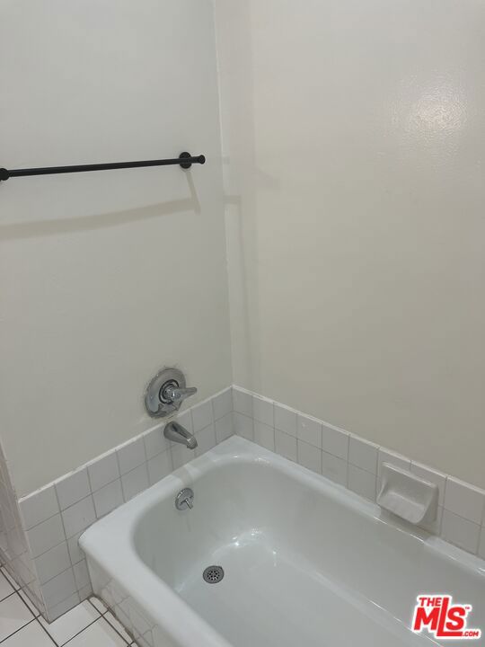 3331 Inglewood Boulevard, Los Angeles CA: https://media.crmls.org/mediaz/2d086b78-df33-4701-a9bc-5081a55b6215.jpg