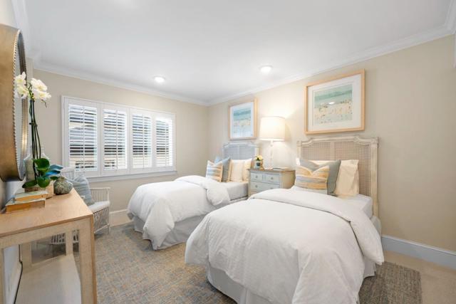 1549 Eastmoor Road, Burlingame CA: https://media.crmls.org/mediaz/2d08ec25-b5ed-46db-a9a6-af7d827106e8.jpg