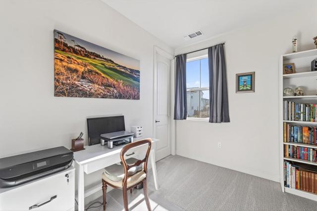 585 Santa Lucia Way, Marina CA: https://media.crmls.org/mediaz/2d08f7cf-a66c-4ca1-8f3c-d4bd25ee5b78.jpg