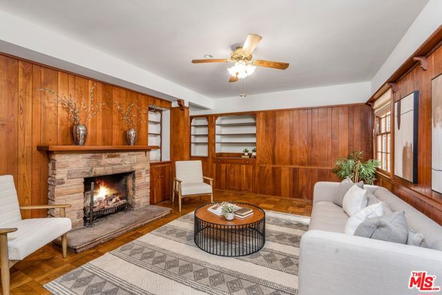 6317 Orion Avenue, Van Nuys CA: https://media.crmls.org/mediaz/2d099139-9b19-47dc-96d6-198f0b00b49e.jpg