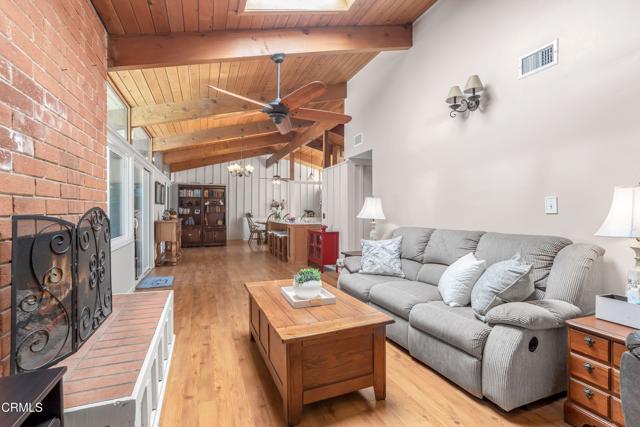 4290 Aspen Lane, Somis CA: https://media.crmls.org/mediaz/2d09af25-0c3e-4dcc-841f-4a844e099ac6.jpg