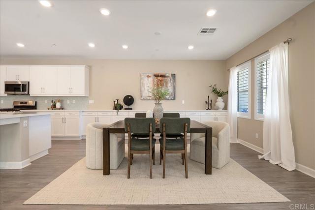 Detail Gallery Image 9 of 51 For 21644 Long Trot Dr, Escondido,  CA 92029 - 4 Beds | 3 Baths