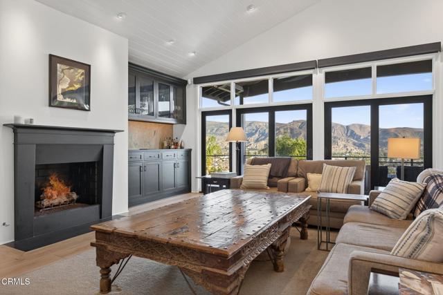 612 Shasta Drive, Santa Paula CA: https://media.crmls.org/mediaz/2d0acf18-112d-4215-b119-3a56b5905777.jpg