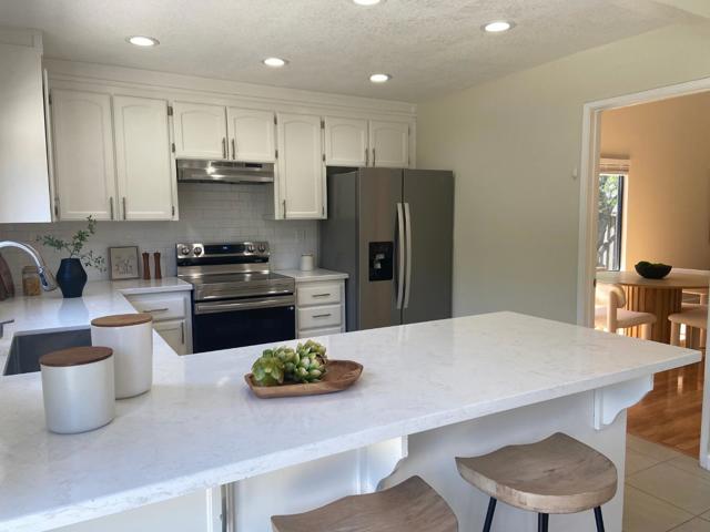 Image 4 of 7 For 762 Los Pinos Place