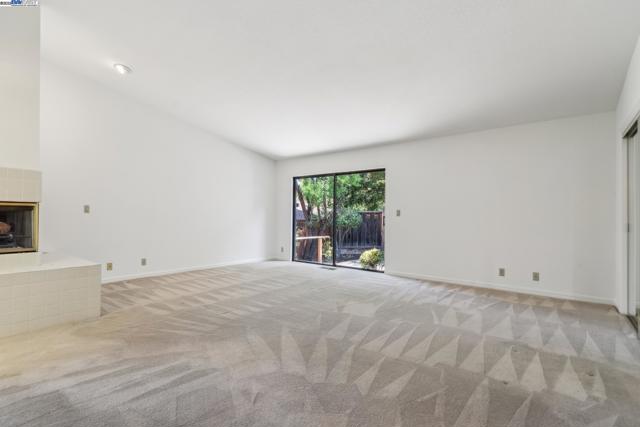 208 Heritage Ln, Pleasanton CA: https://media.crmls.org/mediaz/2d0b3e77-0056-4ba9-9206-22e824161fe9.jpg