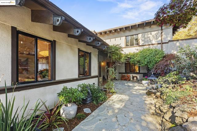 25 Dartmouth Dr, Berkeley CA: https://media.crmls.org/mediaz/2d0b7f14-0d63-4136-8536-8e31a8ee32e7.jpg