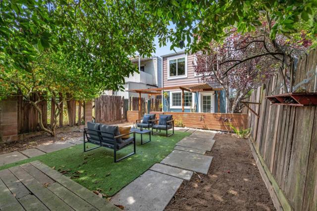 275 Teddy Avenue, San Francisco CA: https://media.crmls.org/mediaz/2d0bd55f-44d4-496c-b47c-de62215f7833.jpg