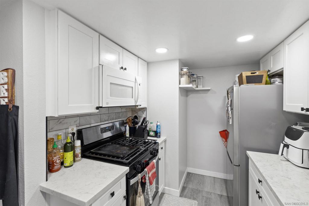 9895 Scripps Westview Way - photo 10