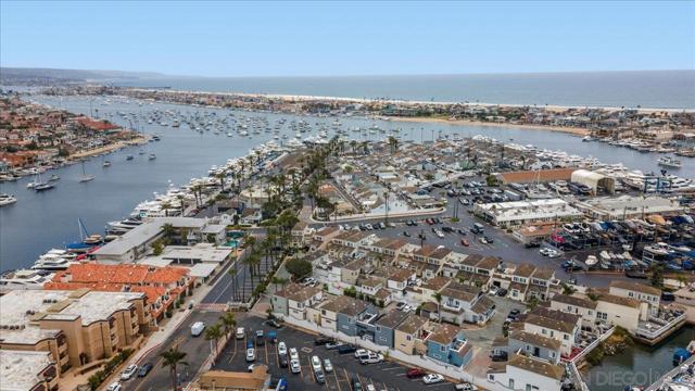700 Lido Park Dr, Newport Beach CA: https://media.crmls.org/mediaz/2d0cbb93-115a-4d91-990c-1f695a2c6dd4.jpg