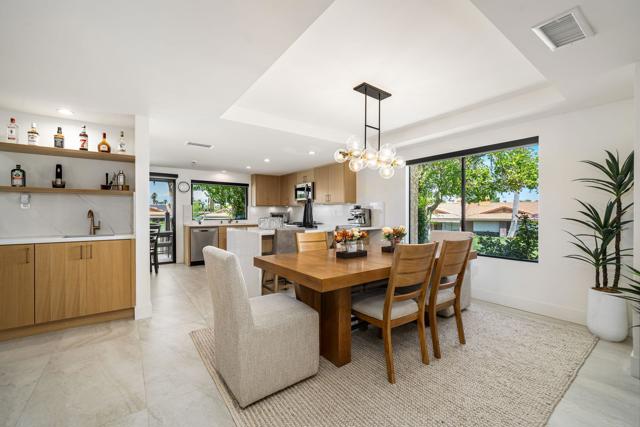 99 Camino Arroyo Place, Palm Desert CA: https://media.crmls.org/mediaz/2d0d0f1c-0055-4b52-b5a7-7ab9d0b20353.jpg