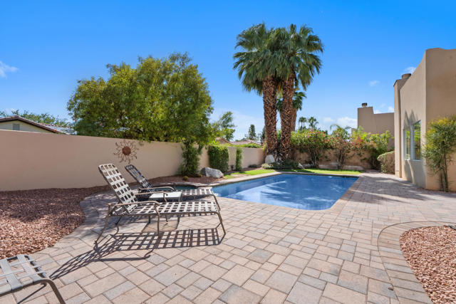 42 Marricopa Court, Palm Desert CA: https://media.crmls.org/mediaz/2d0d1c97-38cf-44d9-8f9a-ecca2a8c3160.jpg