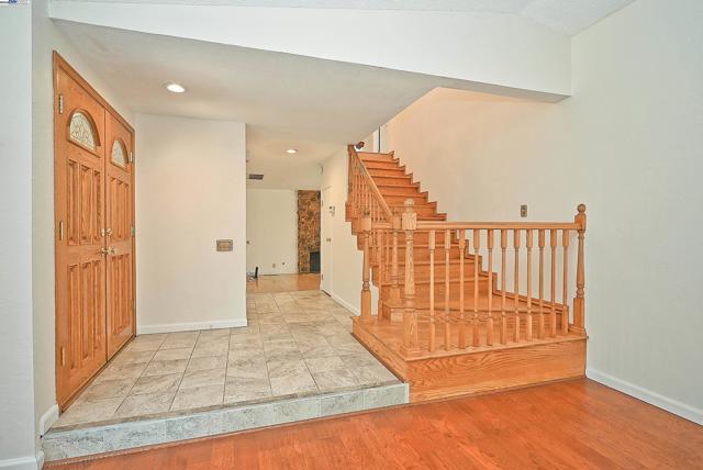 4919 Mohr Ave, Pleasanton CA: https://media.crmls.org/mediaz/2d0d79fd-6ade-470e-85e0-e0754eb73ea7.jpg