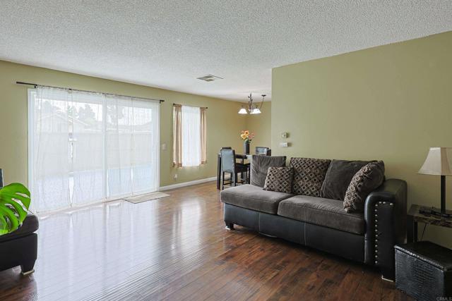 6872 Quebec Court, San Diego CA: https://media.crmls.org/mediaz/2d0efcb0-efc6-4207-a9d9-6687362bb5e8.jpg