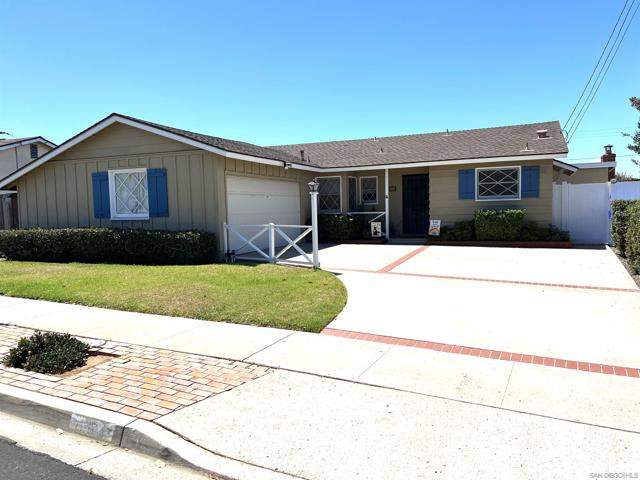 5055 Mount Frissell Dr, San Diego CA: https://media.crmls.org/mediaz/2d0f47f7-f5f7-4d0b-86ac-ce31eb1ccbf3.jpg