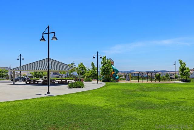 9008 Trailridge Ave, Santee CA: https://media.crmls.org/mediaz/2d117848-5158-4584-9548-65fef44e1ce2.jpg