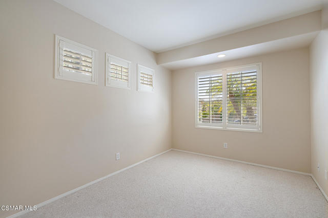 2874 Venezia Lane, Thousand Oaks CA: https://media.crmls.org/mediaz/2d118276-850f-4600-960d-fa6c058801a1.jpg