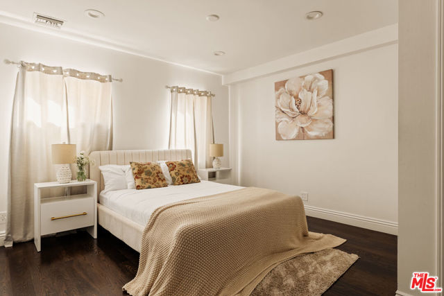 1110 N Beverly Glen Boulevard, Los Angeles CA: https://media.crmls.org/mediaz/2d123401-6e40-4042-8a98-a9aba81b9981.jpg