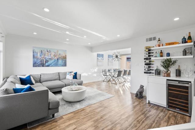 1640 Marina Court, San Mateo CA: https://media.crmls.org/mediaz/2d128fef-10bc-414c-9df5-9435b00f1a68.jpg