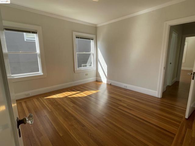1159 Winsor, Piedmont CA: https://media.crmls.org/mediaz/2d1415c1-66e3-4bd4-ba85-86f2318e9dac.jpg