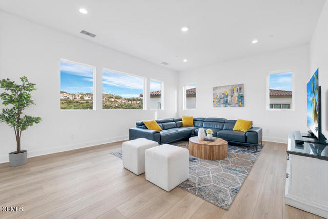 Detail Gallery Image 37 of 70 For 11944 N Red Hawk Ln, Porter Ranch,  CA 91326 - 5 Beds | 5 Baths