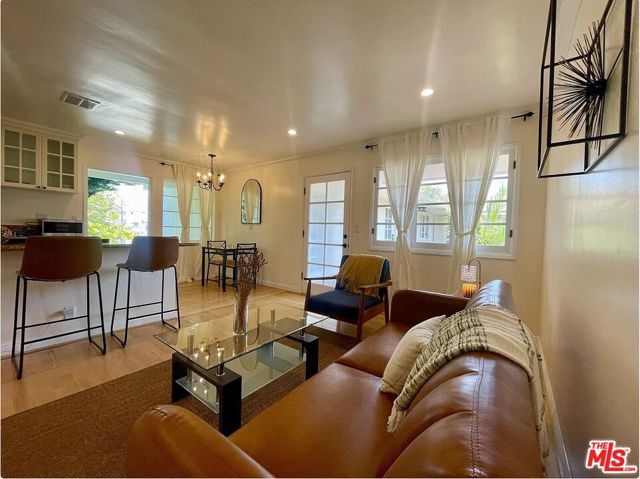 1212 10th Street, Santa Monica CA: https://media.crmls.org/mediaz/2d14f92e-4b6b-4974-bc79-ea3670a571be.jpg