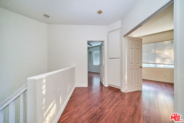 915 Somerville, Irvine CA: https://media.crmls.org/mediaz/2d152369-2fa1-4958-89b9-13325936c3d1.jpg