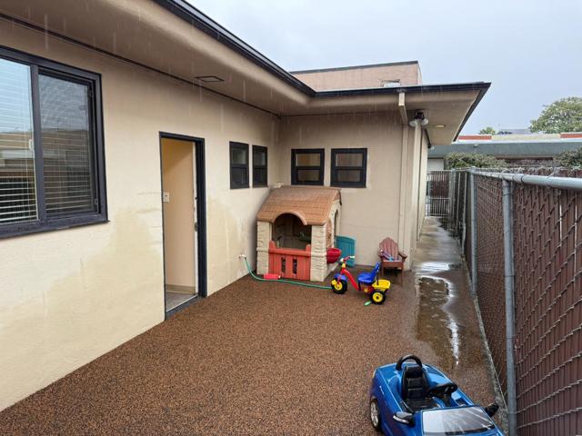 422 Peninsula Avenue, San Mateo CA: https://media.crmls.org/mediaz/2d152643-f617-4dbe-a066-d3067d218b63.jpg