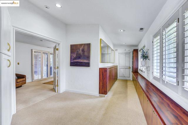 4146 Canyon Rd, Lafayette CA: https://media.crmls.org/mediaz/2d157c12-678e-462e-8d1e-941c976122af.jpg