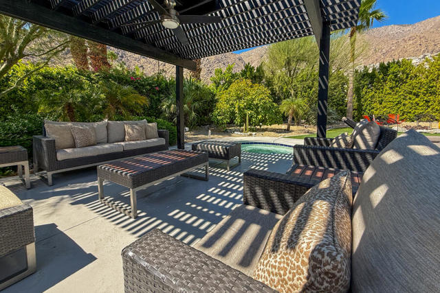 783 N Rose Avenue, Palm Springs CA: https://media.crmls.org/mediaz/2d157fef-e460-4784-9be3-7247c9964ca3.jpg