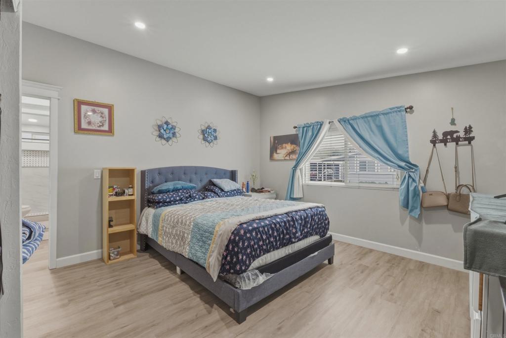 200 Emerald Drive - photo 10