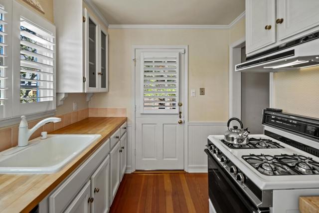 0 Mission 2 SE of 9th Avenue, Carmel CA: https://media.crmls.org/mediaz/2d165544-8f2f-445a-ae3c-8cf0f435e8b7.jpg