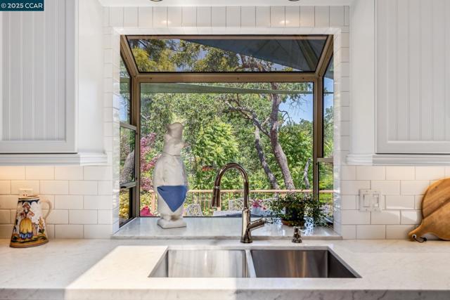 700 Golf Club Way, Pleasant Hill CA: https://media.crmls.org/mediaz/2d16fd83-866c-408e-bfc4-ee8e59ba3598.jpg