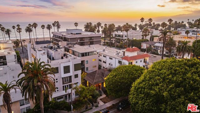 1012 2nd Street, Santa Monica CA: https://media.crmls.org/mediaz/2d171aa7-de16-4e2d-9227-8eec67132bfb.jpg