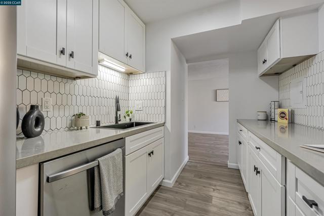 2200 Laguna Cir, Concord CA: https://media.crmls.org/mediaz/2d1720e7-ff6d-4fec-b22e-af45171be2c5.jpg