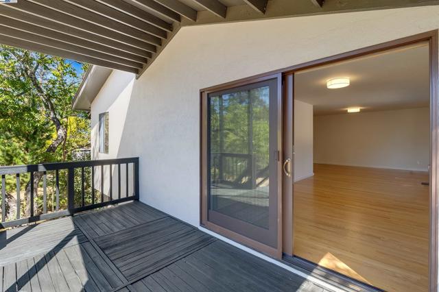 1069 Coombsville Rd, Napa CA: https://media.crmls.org/mediaz/2d176bc1-f941-433c-a125-7764fcf619da.jpg