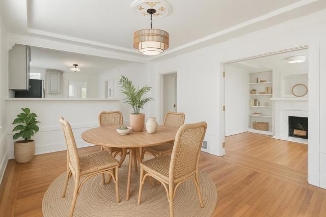 32 Cross Street, San Francisco CA: https://media.crmls.org/mediaz/2d178320-6547-4bc5-8511-deb2d24fe934.jpg