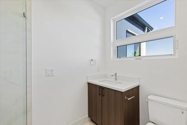 61 HILLTOP Drive, San Carlos CA: https://media.crmls.org/mediaz/2d185912-98b4-4b66-bc7b-4c0a020ea0b4.jpg