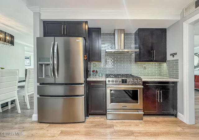 23225 Cass Avenue, Woodland Hills CA: https://media.crmls.org/mediaz/2d188047-16e7-43c1-b5b9-00f5a1345dda.jpg